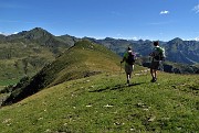 45 Ci abbassiamo  per poi salire la cima del Mincucco